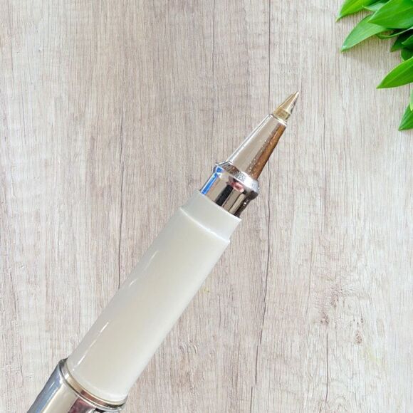 The Disney Store Mickey Mouse Ballpoint Pen Silver Mickey NEW - Picture 7 of 9